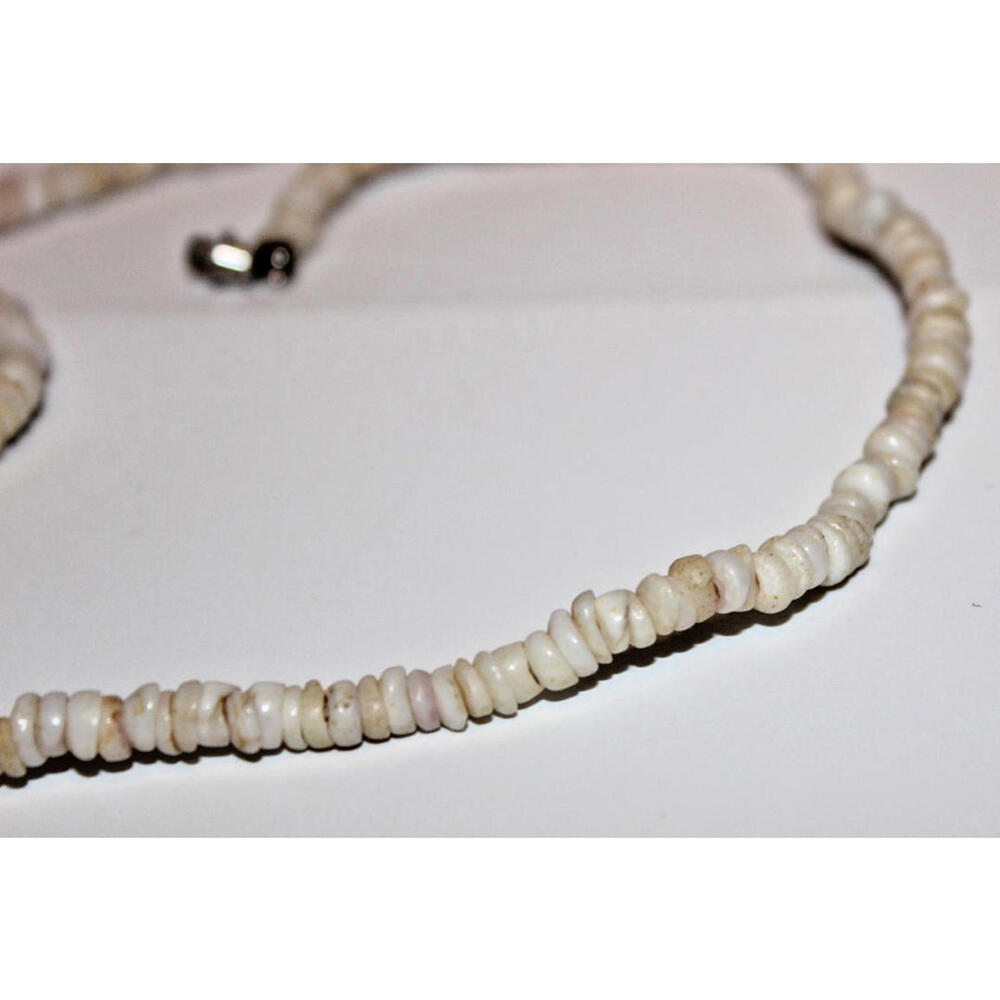 Vintage White Shell Heishi Bead Choker Necklace 15" Screw Clasp Boho Beach - Picture 2 of 3